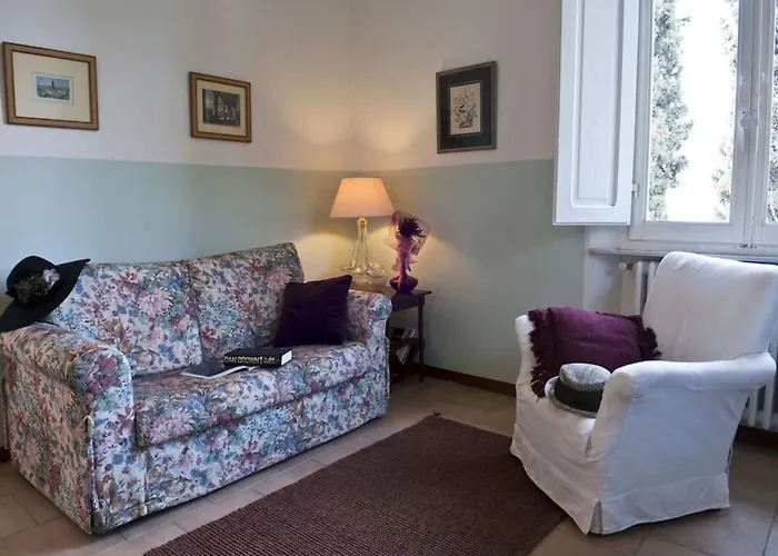 Podere Oliveta Kır Evi *