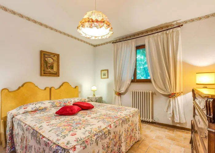 Podere Oliveta Kır Evi *